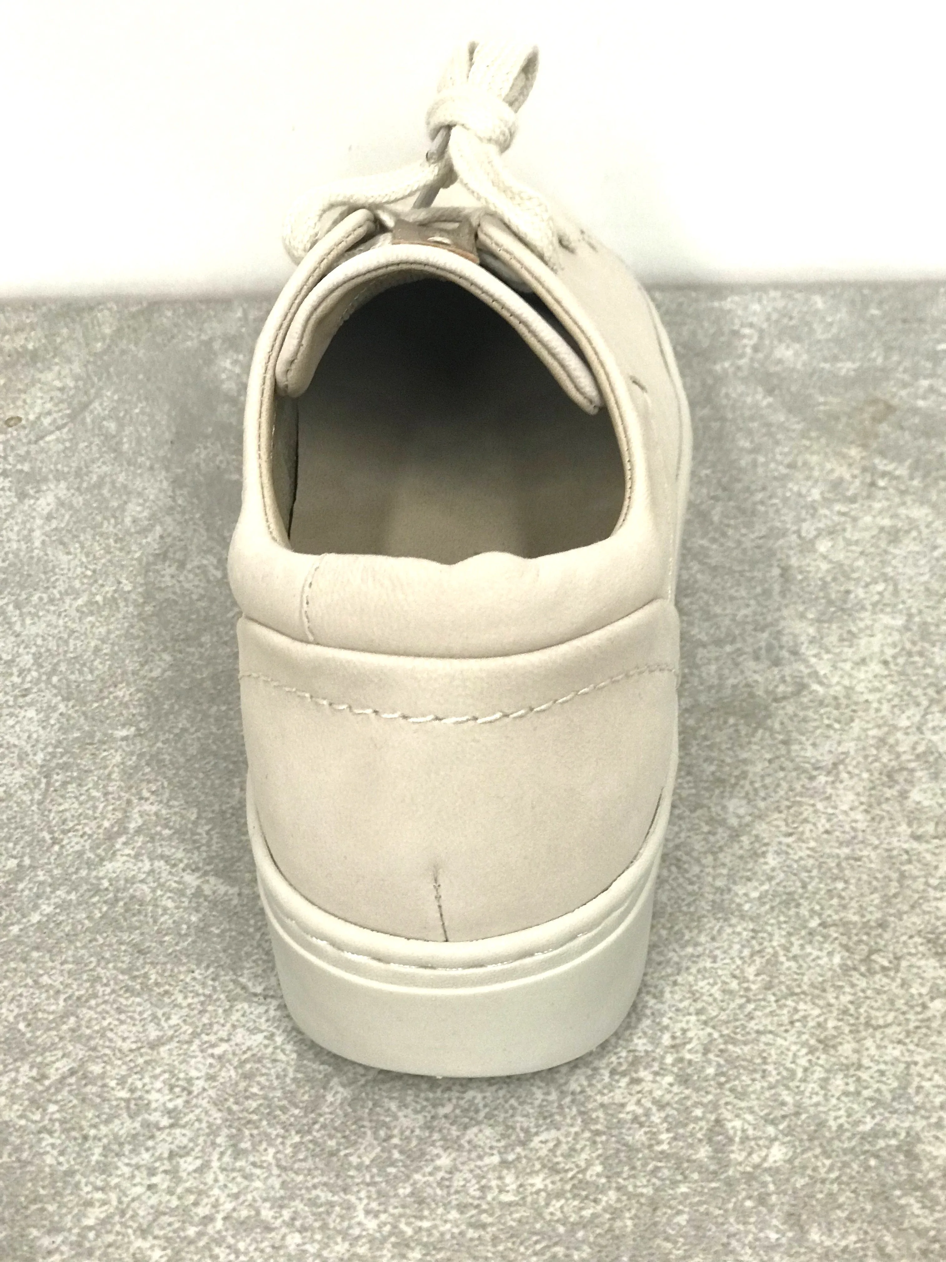 Helixx Bone Sneaker
