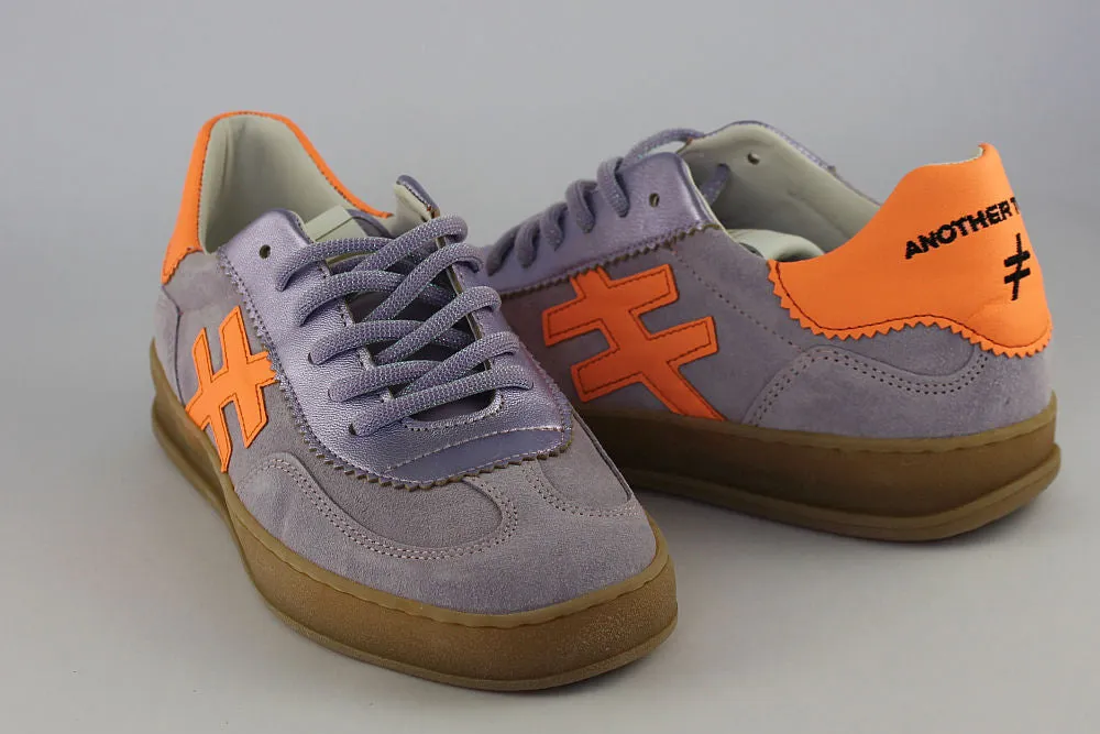 'Iconic II' in Lavender