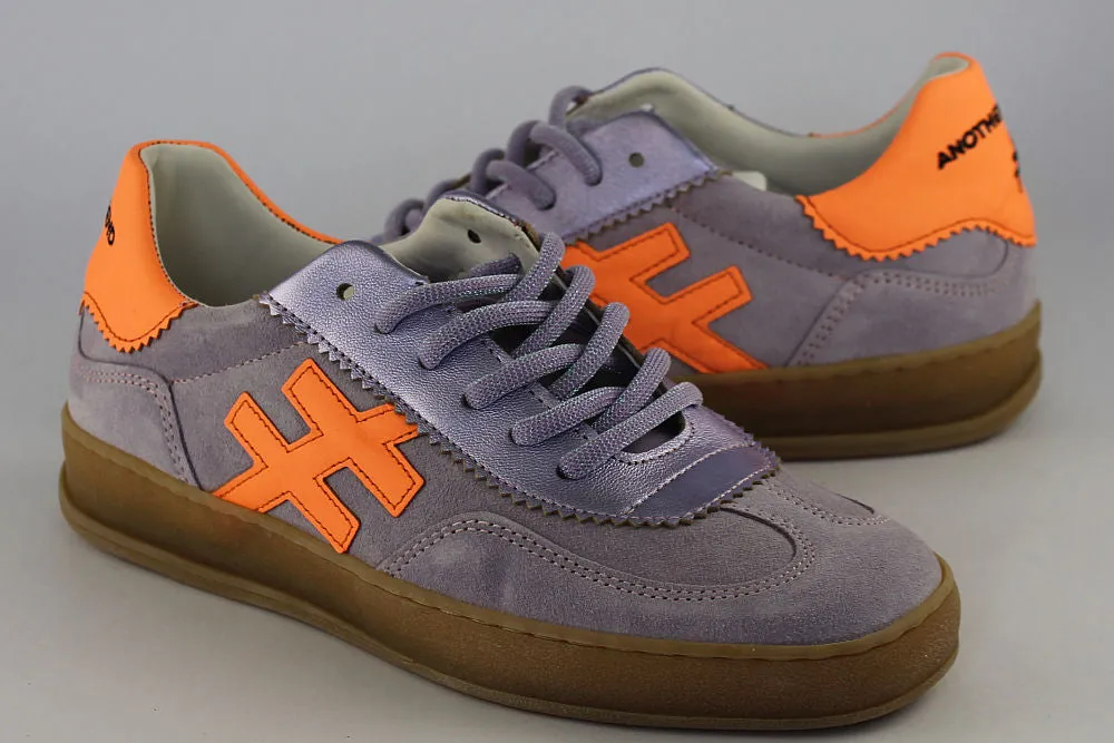 'Iconic II' in Lavender