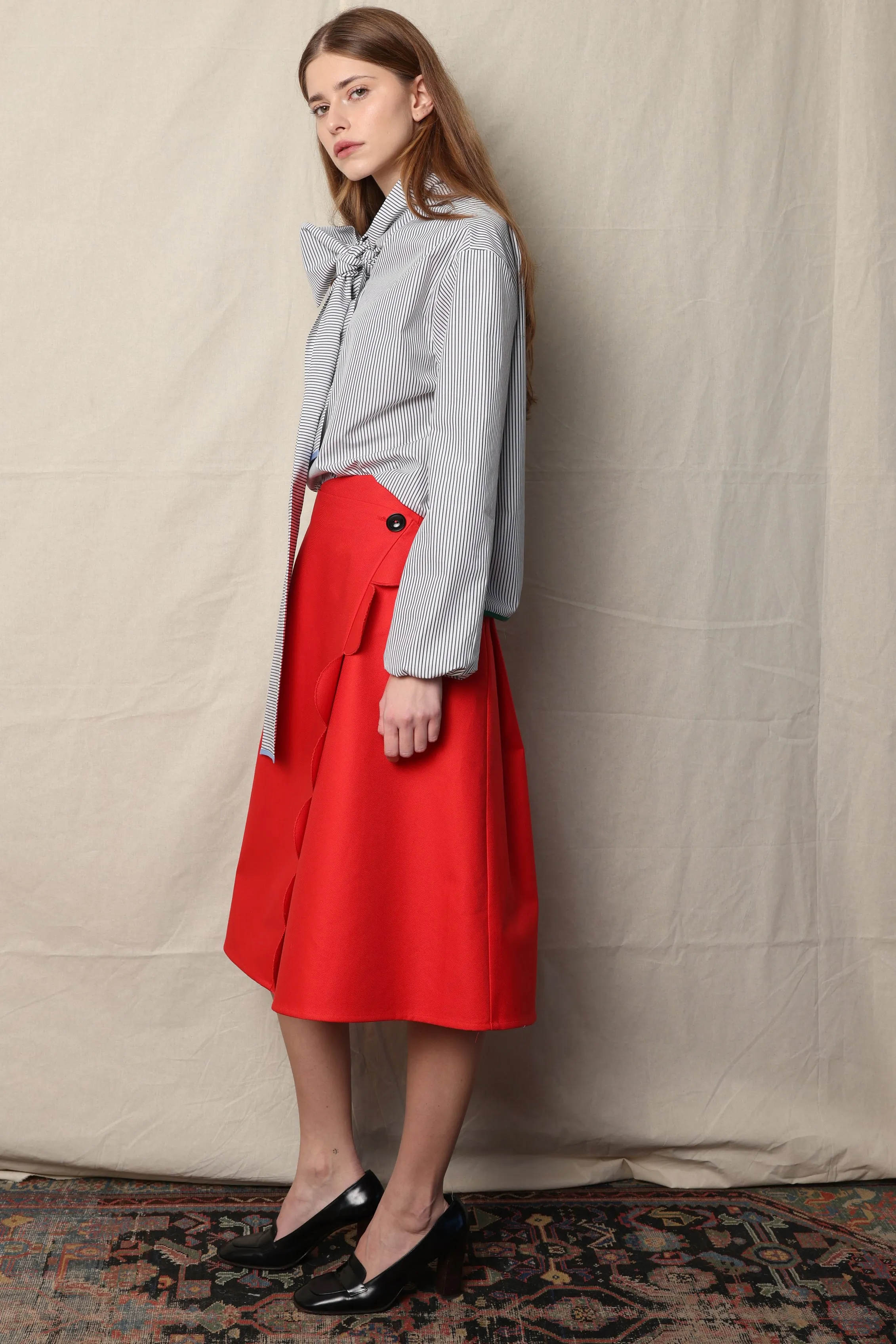 Skirt. Shell. Red