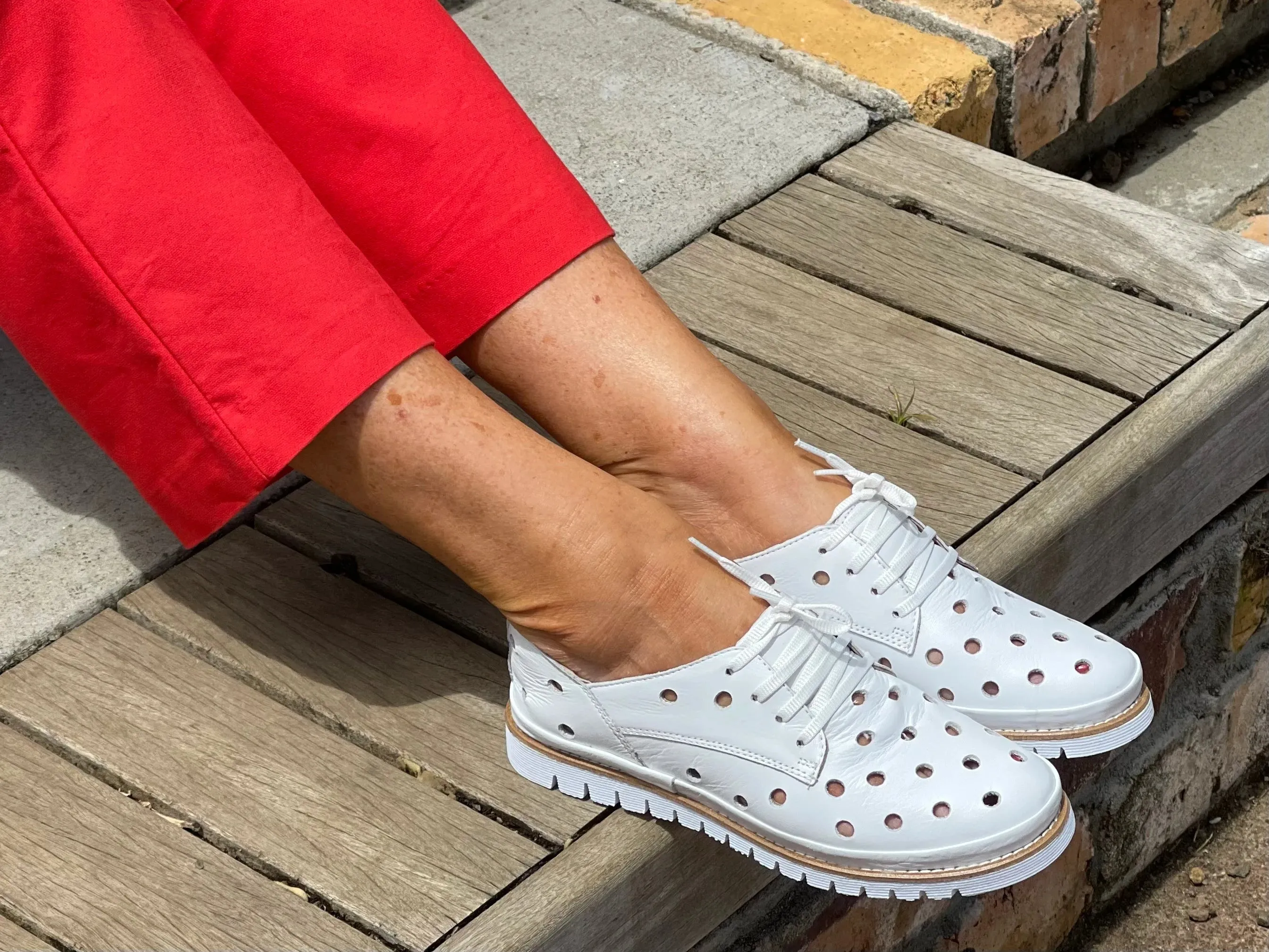 Via Nova Caesar Taupe Leather Sneakers