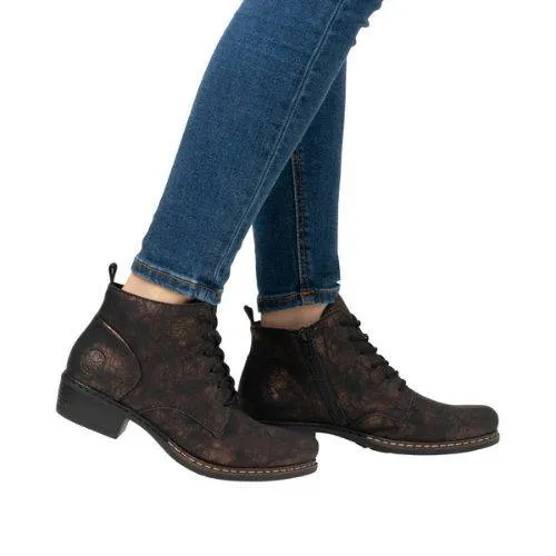 Y0830 Heeled Ankle Boot